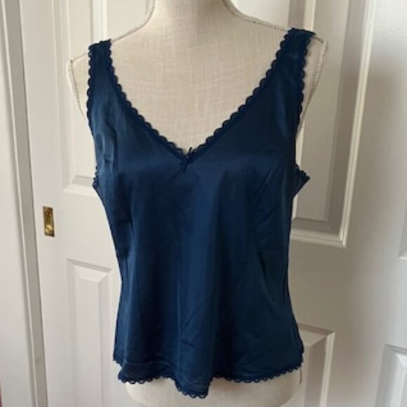 Set of 2 Vintage Warner's Camisole's - Picture 11 of 16